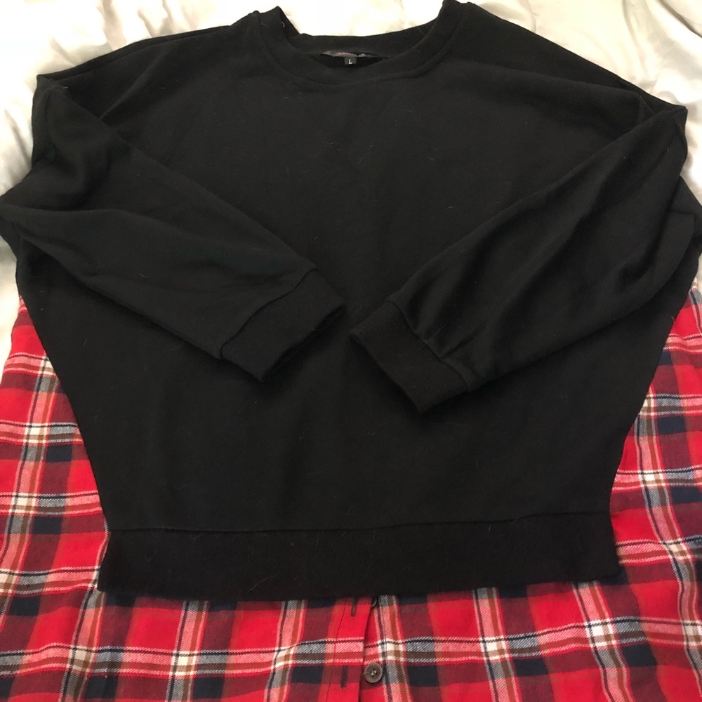 Black sweatshirt with flannel bottom